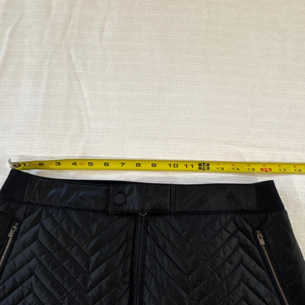Athleta Size 12 Black Quilted Apres Ski Skirt Full Zip Front Knee Length - Picture 7 of 8